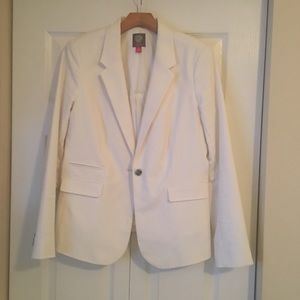 EUC Vince Camuto one button white blazer size 8